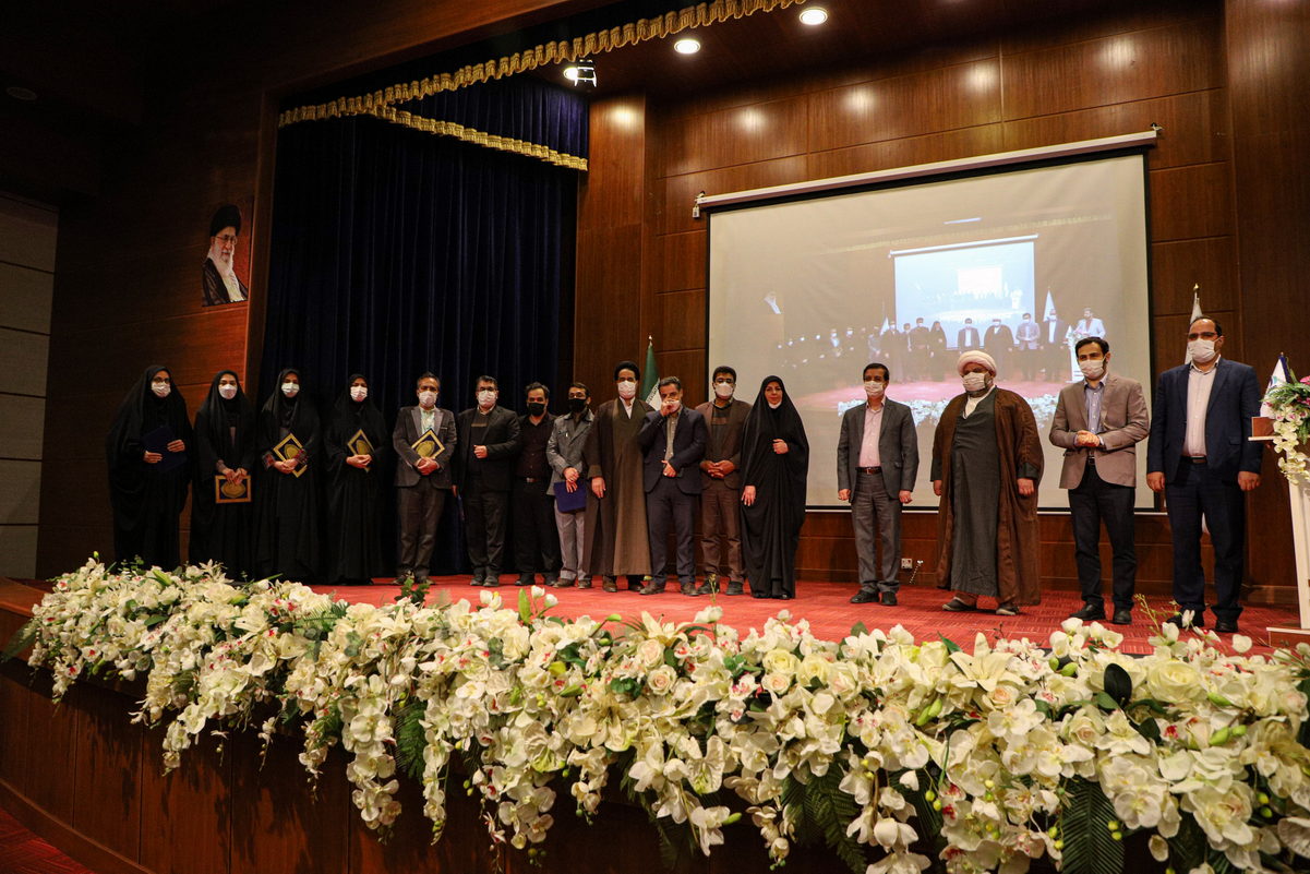 در  مراسم گرامی داشت هفته پژوهش از پژوهشگران برتر و دست اندرکاران پژوهشی در دانشگاه تجلیل شد