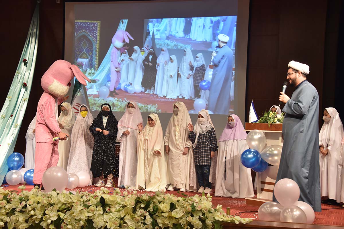 مراسم جشن تکلیف فرزندان همکاران دانشگاه با حضور رئیس ستاد اقامه نماز استان برگزار شد