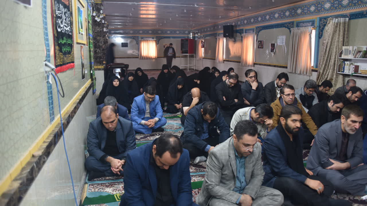 ۹۸/۱۰/۱۴ - مراسم بزرگداشت شهید سلیمانی و همراهانش با حضور جمعی از اساتید، کارکنان و دانشجویان دانشگاه برگزار شد.
